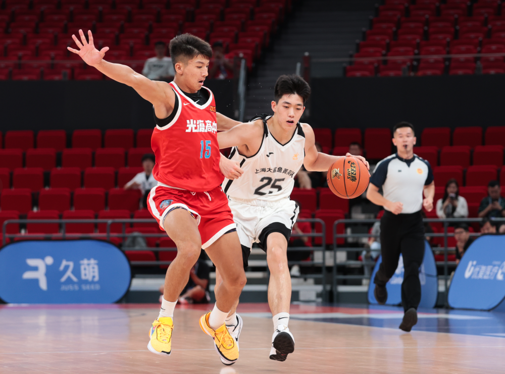 包含明日之星，谁将在比赛中绽放光芒！的词条