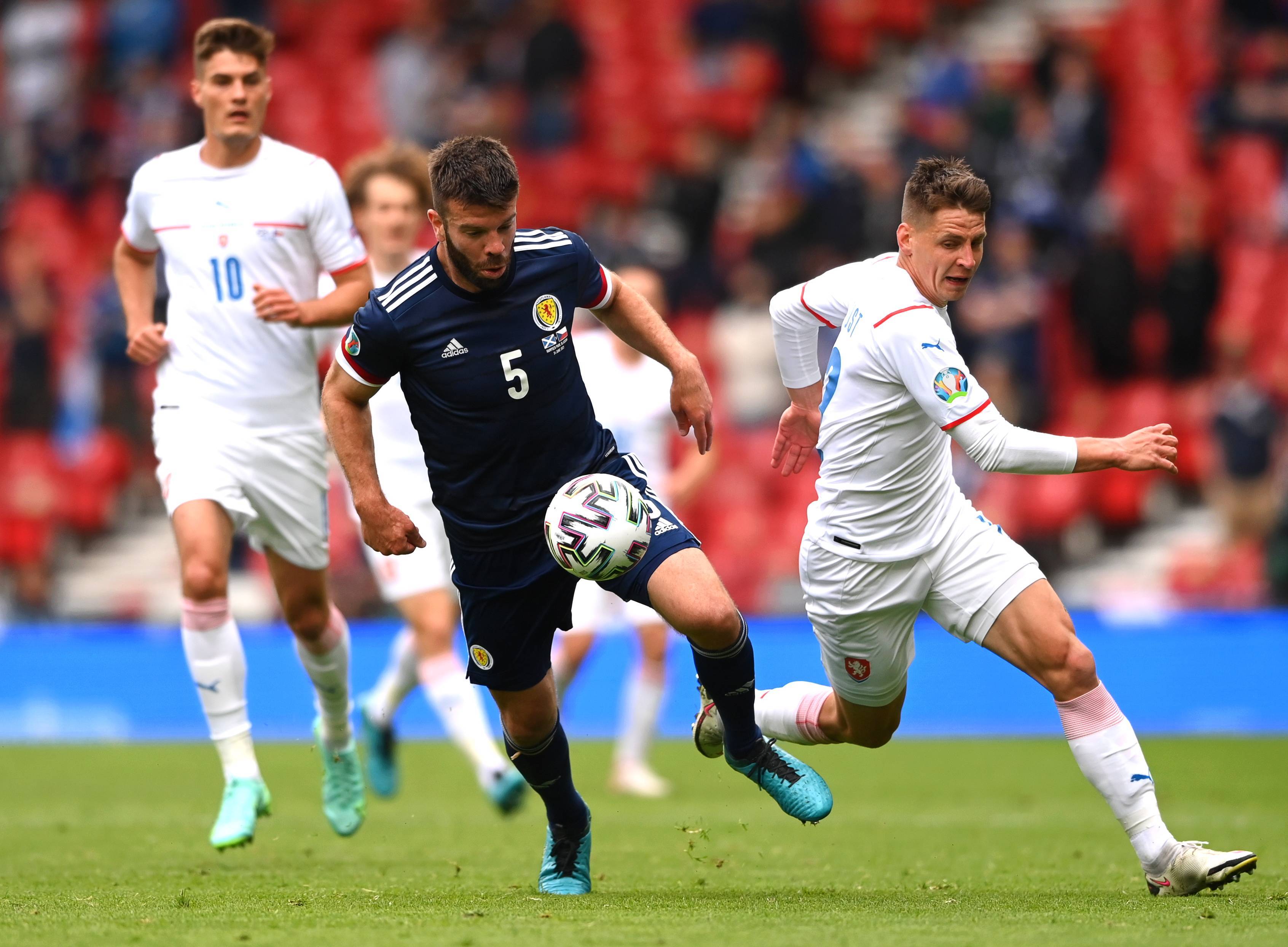 一场精彩的欧洲国际足球联赛比赛