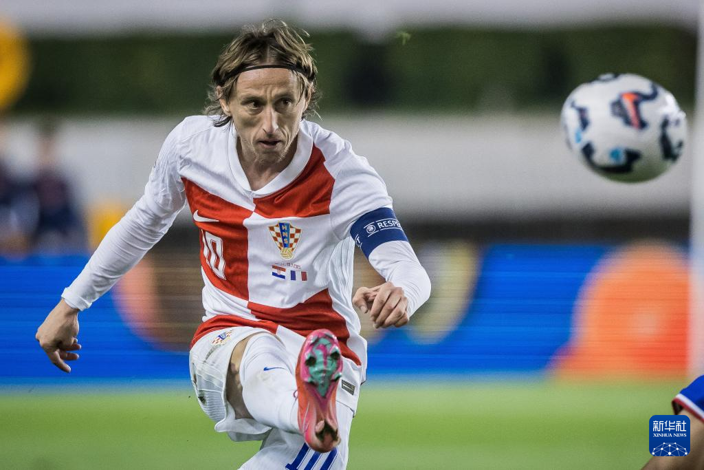 法国国家队在欧预赛中轻松击败克罗地亚 法国国家队在欧预赛中轻松击败克罗地亚