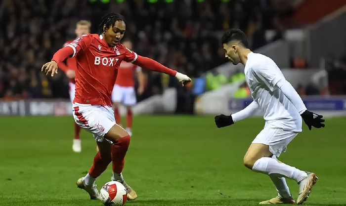 爱游戏地址-包含约维尔联重夺胜利，争夺英冠资格的词条